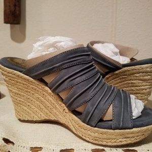 Womens demin wedge slide in sandals, size 7